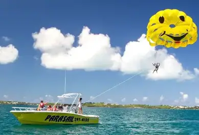 Parasailing In Bermuda